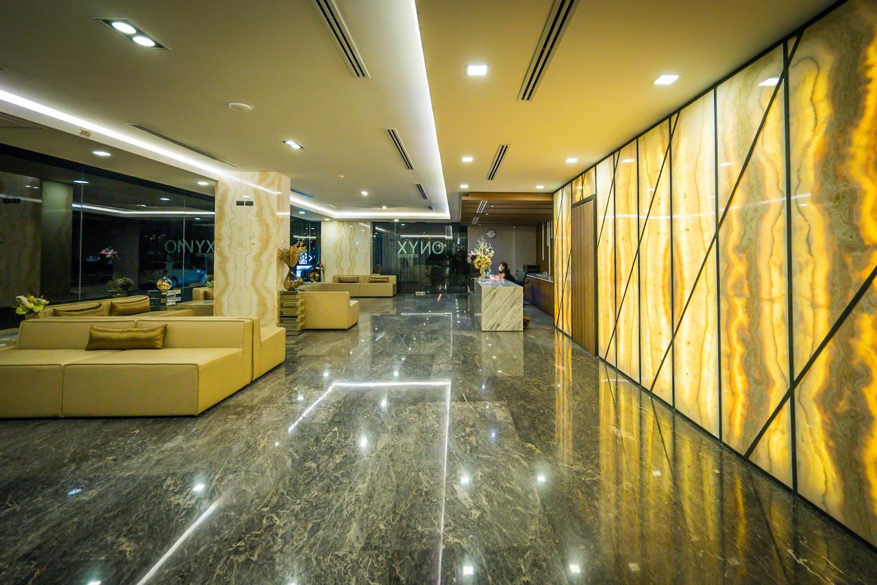 Onix Hotel Bangkok Exterior foto