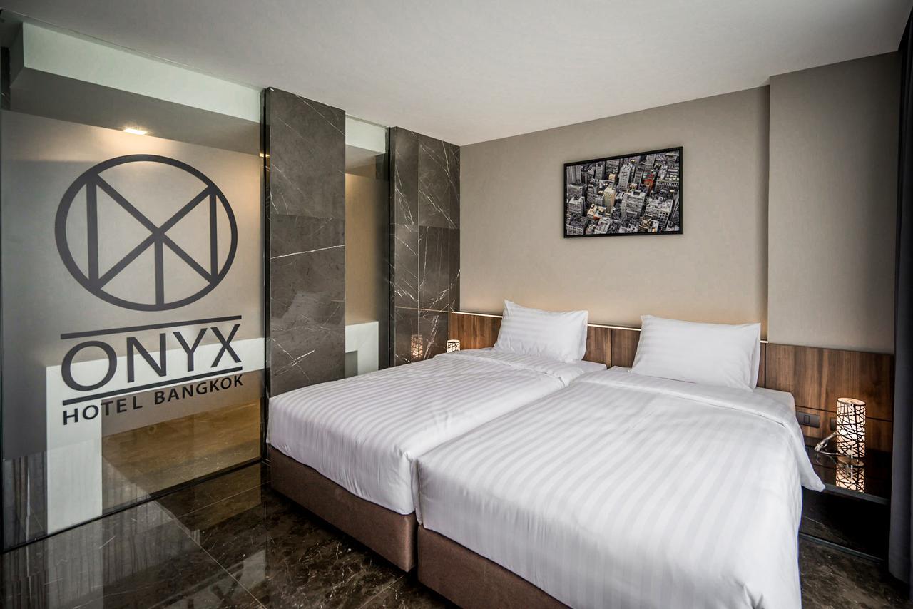 Onix Hotel Bangkok Exterior foto